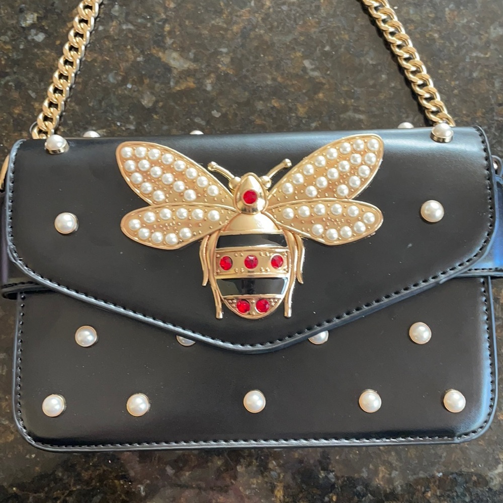 QUEEN BEE Chain Purse